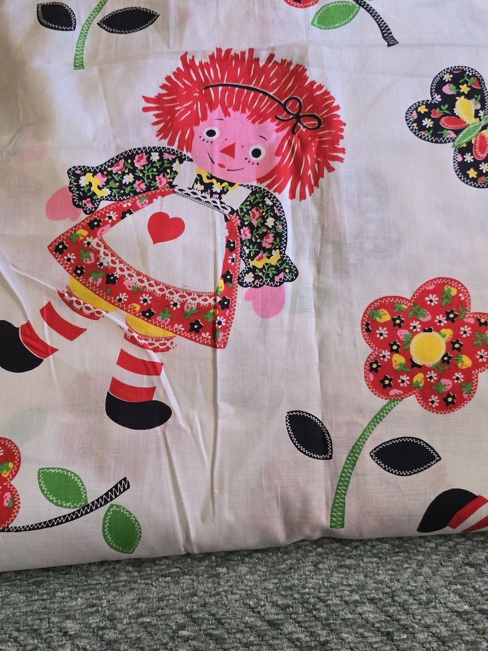 Raggedy Anne Rare Vintage Print Flowers Hearts And Butterflies Fabric 1 7/8 Yard